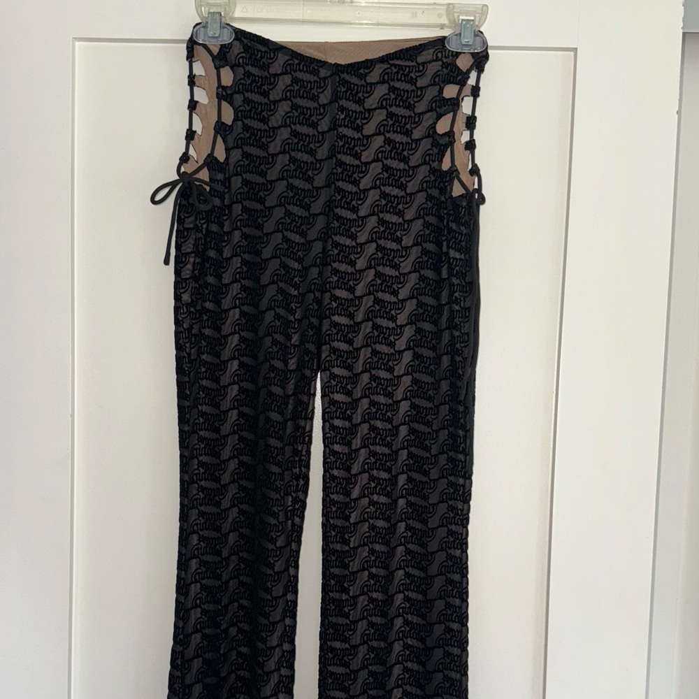OUTCAST LOGO BLACK PANTS SET IN A WOMENS SIZE SMALL